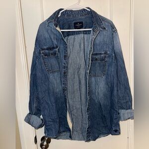 American Eagle Outfitters Classic Denim Shirt. Great condition. Size L